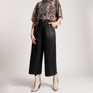 NWT One Teaspoon Bad Boys Jeans in Worn Black